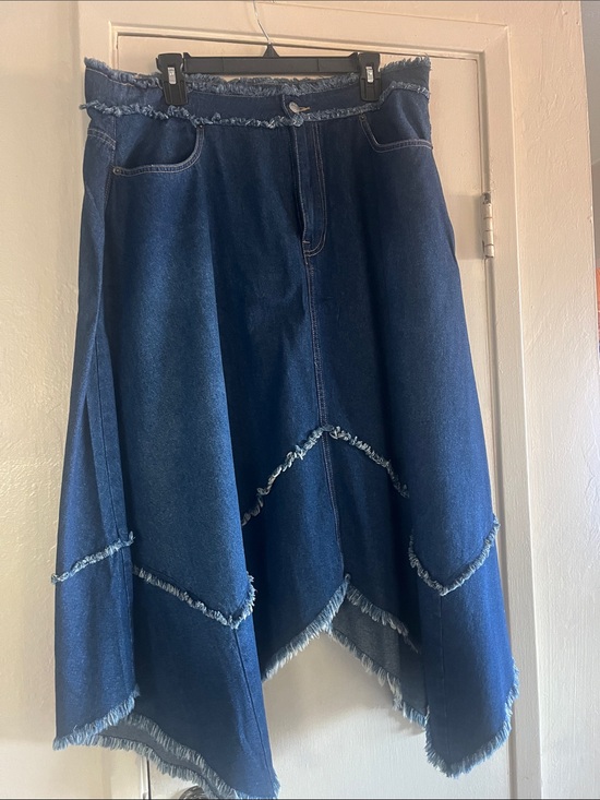 FRYE AND CO. Dresses & Skirts - FRYE AND CO. Dark Blue Asymmetrical Frayed Denim Skirt